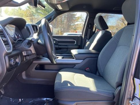 Used 2024 RAM 2500 Big Horn w/ Sport Appearance Package AWD/4WD image 19