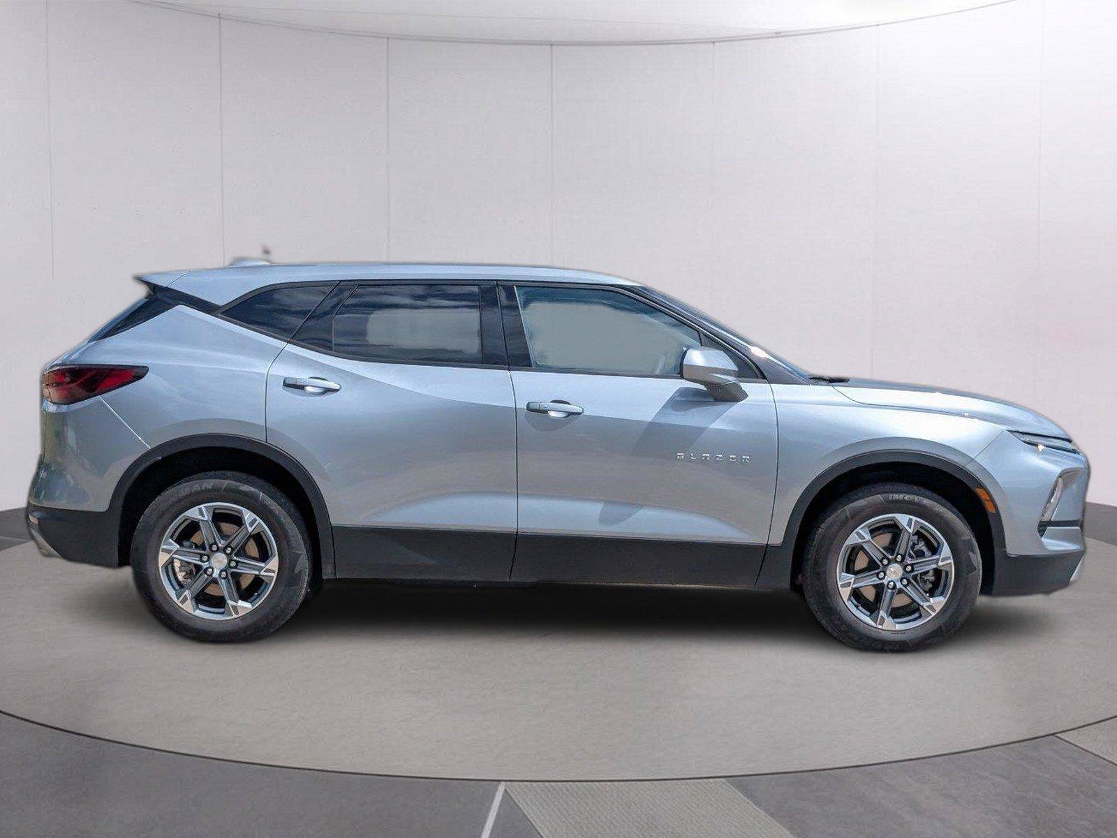 Used 2025 Chevrolet Blazer LT AWD/4WD image 8