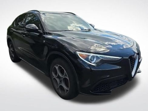 Used 2023 Alfa Romeo Stelvio Ti AWD/4WD image 2