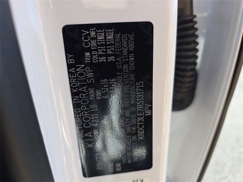 Certified 2024 Kia Niro SX image 40