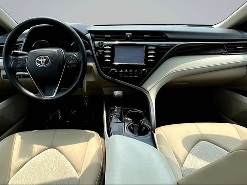 Used 2019 Toyota Camry LE FWD image 7