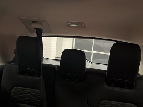 Used 2023 Nissan Pathfinder S image 28