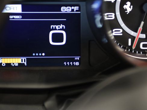 Used 2019 Ferrari 488 Spider RWD image 15