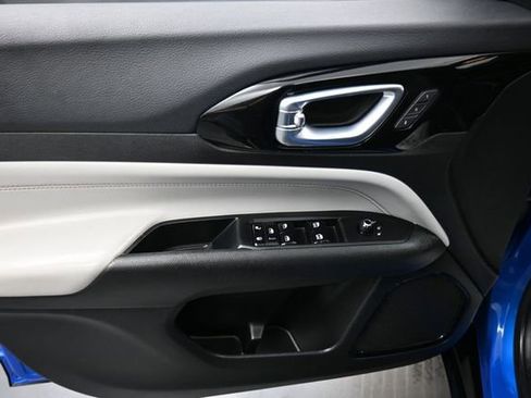 Used 2023 Jeep Compass Limited w/ Elite Group AWD/4WD image 13