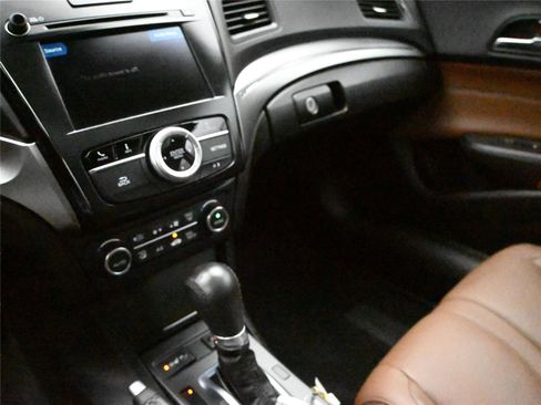 Used 2021 Acura ILX w/ Premium Package image 4