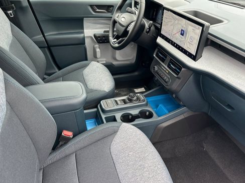 New 2026 Ford Maverick XLT w/ XLT Luxury Package FWD image 14