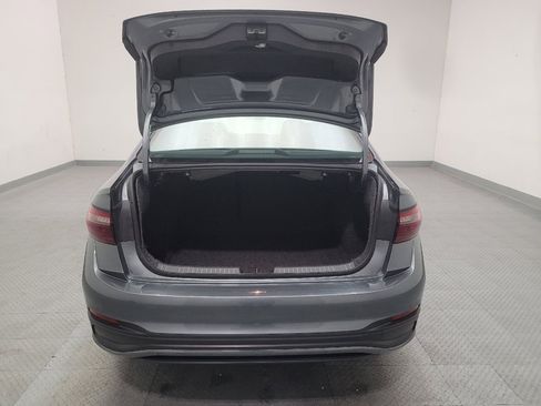 Used 2024 Volkswagen Jetta SE FWD image 29