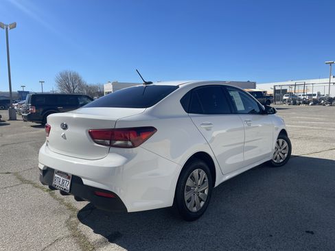 Used 2020 Kia Rio LX image 5
