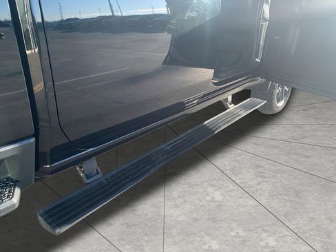 Used 2021 GMC Sierra 3500 Denali w/ Denali Black Diamond Edition image 20