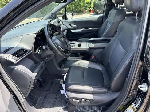 Used 2021 Toyota Sienna XSE w/ XSE Plus Package FWD image 14