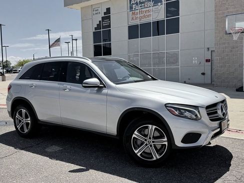 Used 2019 Mercedes-Benz GLC 300 4MATIC image 2