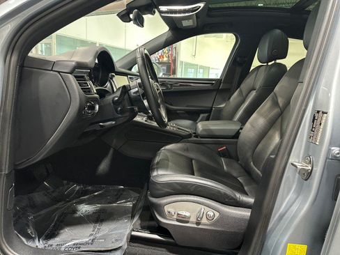 Used 2021 Porsche Macan AWD/4WD image 42