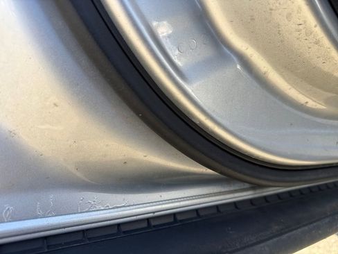 Used 2011 Volkswagen Tiguan S image 29