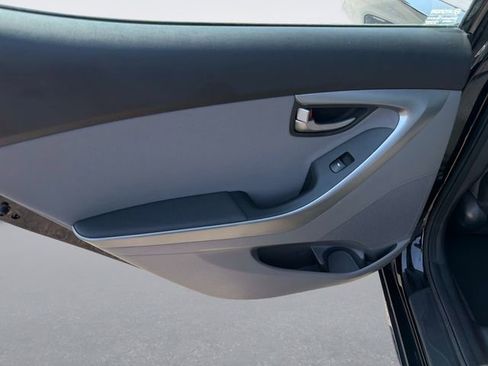 Used 2015 Hyundai Elantra SE w/ Option Group 02 FWD image 13