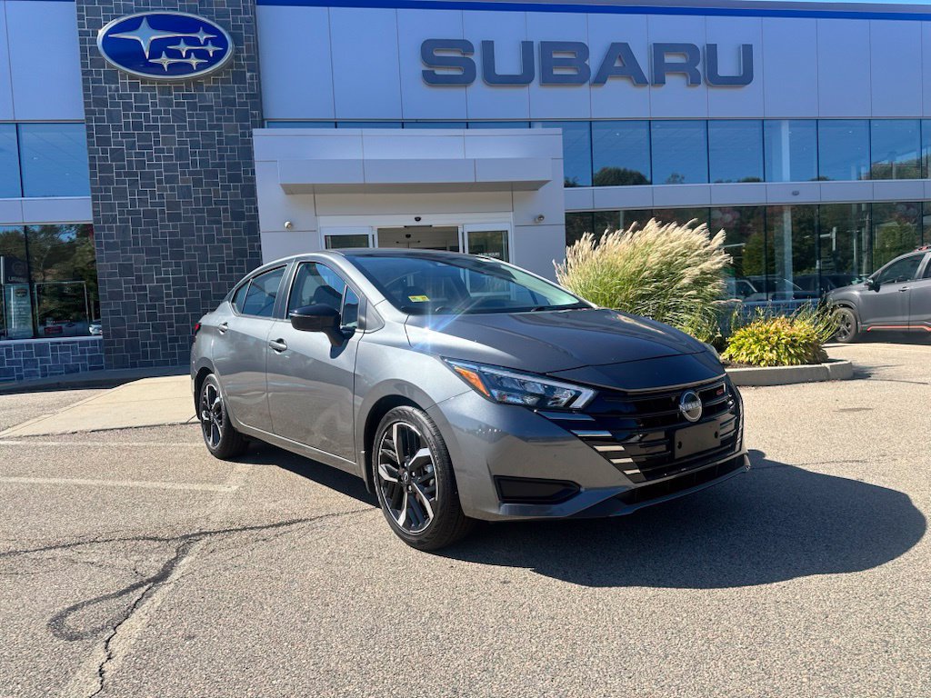 Used 2025 Nissan Versa SR w/ Trunk Package FWD image 1