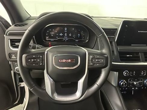 Used 2023 GMC Yukon SLT w/ SLT Luxury Package AWD/4WD image 14
