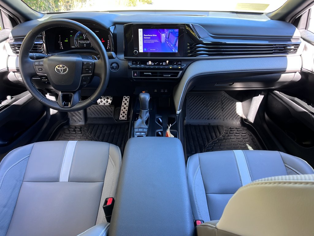 Used 2026 Toyota Camry SE w/ Convenience Package AWD/4WD image 12