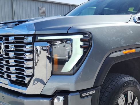 Used 2025 GMC Sierra 2500 Denali w/ Denali Reserve Package image 7