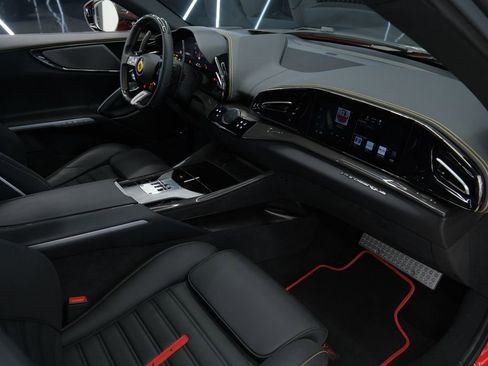 Used 2023 Ferrari Purosangue image 41