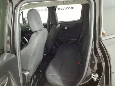Used 2020 Jeep Renegade Latitude w/ Cold Weather Group AWD/4WD image 9