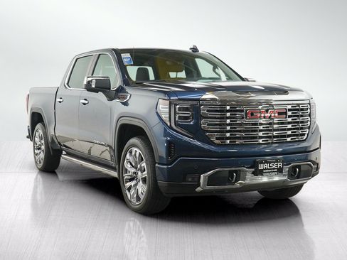 Used 2022 GMC Sierra 1500 Denali w/ Denali Reserve Package AWD/4WD image 7