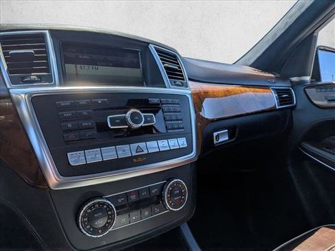 Used 2013 Mercedes-Benz GL 550 4MATIC image 12