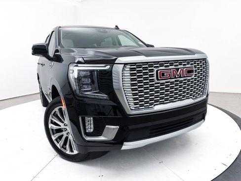 Used 2023 GMC Yukon Denali w/ Denali Reserve Package image 7