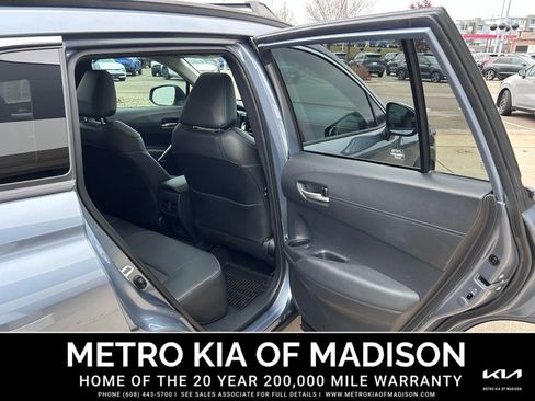 Used 2023 Toyota Corolla Cross XLE image 38