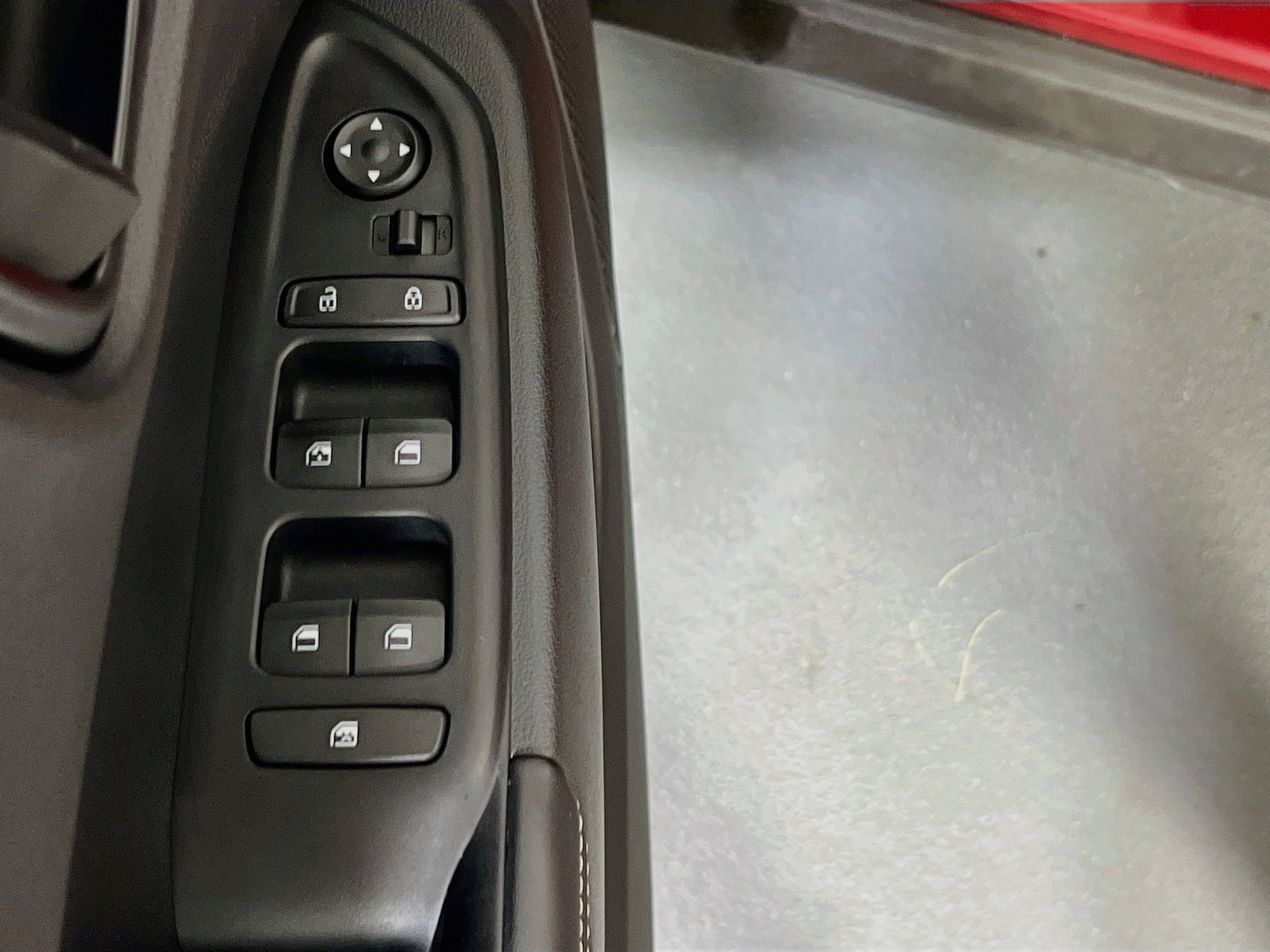 Used 2024 Hyundai Venue Limited FWD image 18