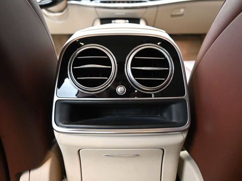 Used 2018 Mercedes-Benz S 560 Sedan image 24