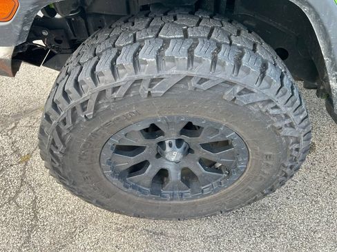 Used 2018 Jeep Wrangler Unlimited Sahara AWD/4WD image 8