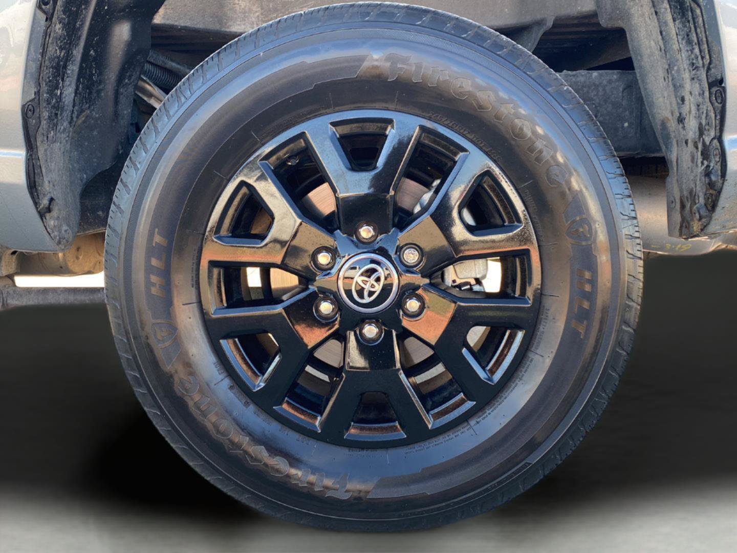 Used 2025 Toyota Tacoma SR5 AWD/4WD image 9