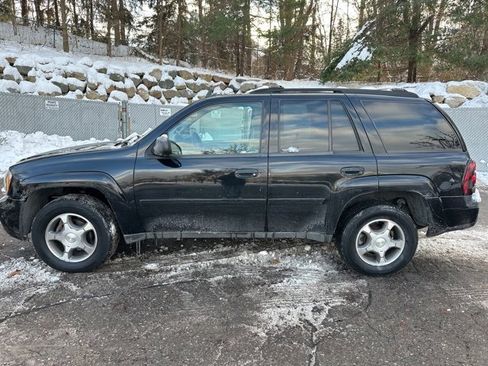 Used 2007 Chevrolet TrailBlazer LS image 2