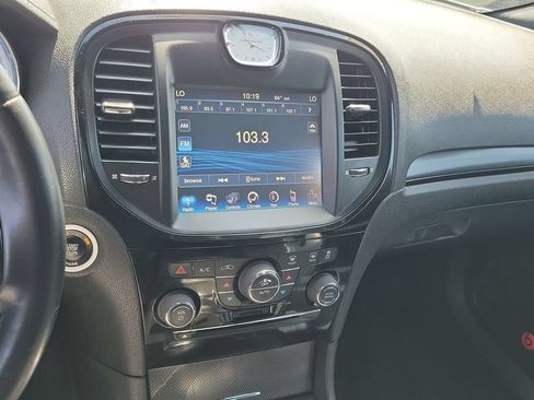 Used 2014 Chrysler 300 S RWD image 13