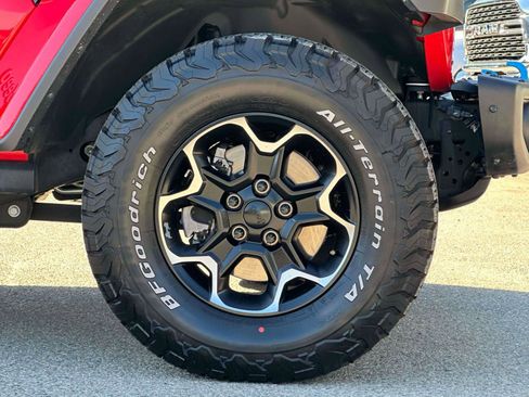 Used 2021 Jeep Wrangler Unlimited Rubicon 4xe w/ Dual Top Group image 7