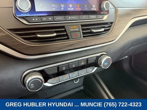 Used 2025 Nissan Altima 2.5 SV AWD/4WD image 12