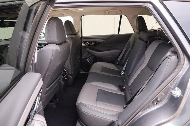 Used 2025 Subaru Outback Onyx Edition AWD/4WD image 11