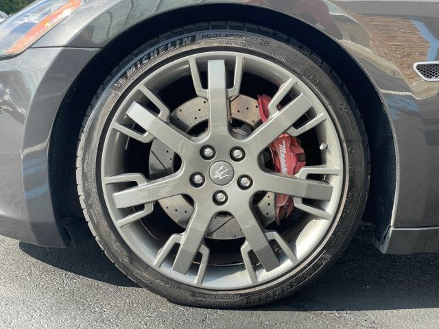 Used 2016 Maserati GranTurismo Sport RWD image 17