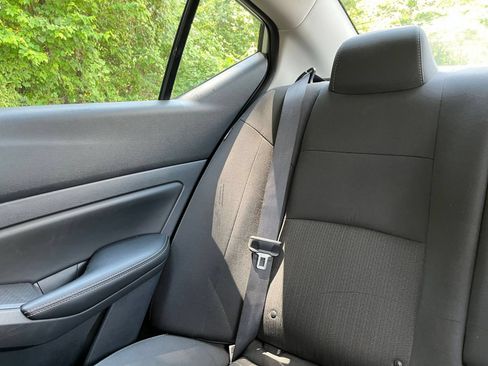Used 2025 Nissan Altima 2.5 SV FWD image 39