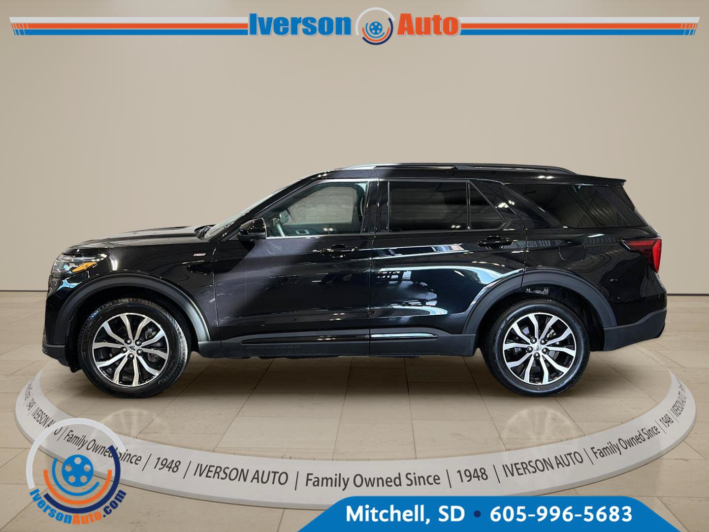 Used 2025 Ford Explorer ST-Line AWD/4WD image 4