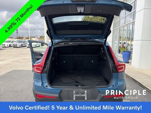 Certified 2025 Volvo XC40 B5 Core image 38