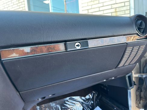 Used 1987 Mercedes-Benz 560 SL image 38