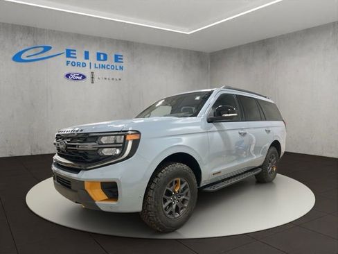 Used 2025 Ford Expedition Tremor image 5