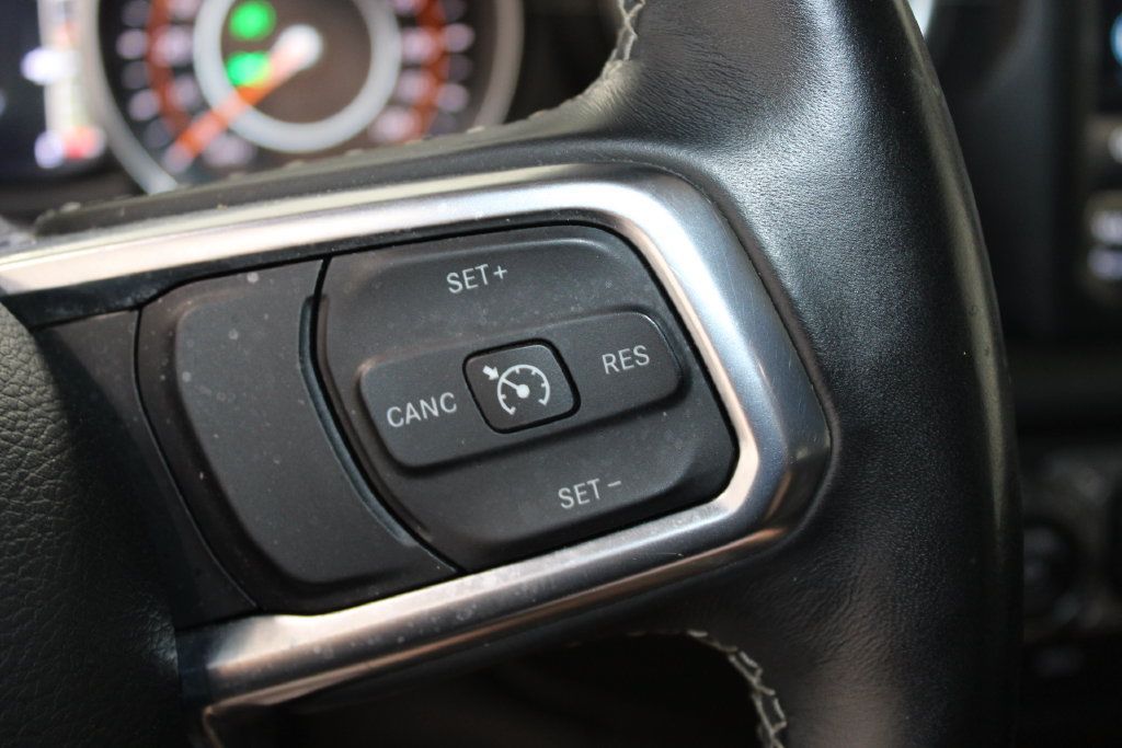 Used 2018 Jeep Wrangler Unlimited Sahara AWD/4WD image 33
