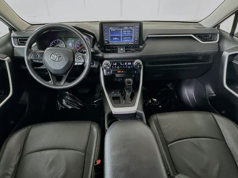 Used 2021 Toyota RAV4 XLE w/ Convenience Package FWD image 27