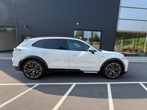 New 2026 Porsche Cayenne Electric AWD/4WD image 8