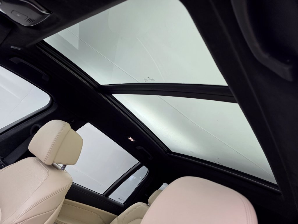 Used 2021 BMW X7 xDrive40i w/ Premium Package 2 AWD/4WD image 12