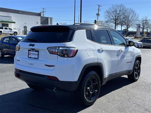 Used 2023 Jeep Compass Trailhawk image 3