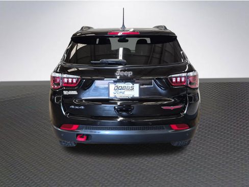 Used 2025 Jeep Compass Trailhawk AWD/4WD image 6