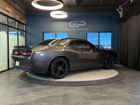 Used 2018 Dodge Challenger SXT w/ Blacktop Package RWD image 3